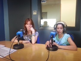 Cristina i Marta Gutiérrez en el transcurs de l'entrevista en el programa d'Ignasi Miranda als estudis de Ràdio Estel.